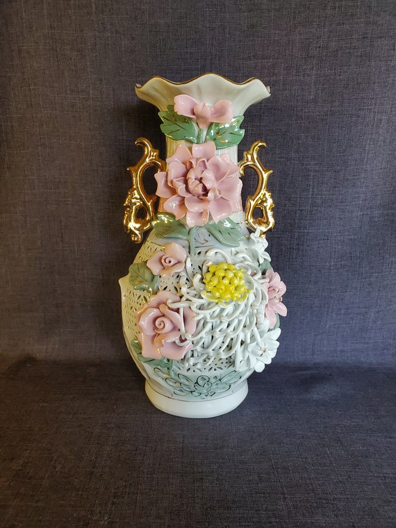 Vintage Chinese Reticulated Vase With Chrysanthemums, Vintage Chinese  Porcelain Reticulated Vase With Delicate Flowers, 11 1/2 In. - Etsy Finland