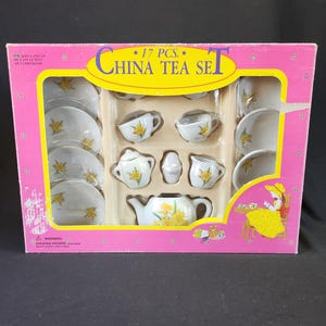 Childrens Chona Tea Set, Toy Play Tea Set, Child&#39;s Tea Set, Yellow Iris Design Tea Set, 17 Pieces