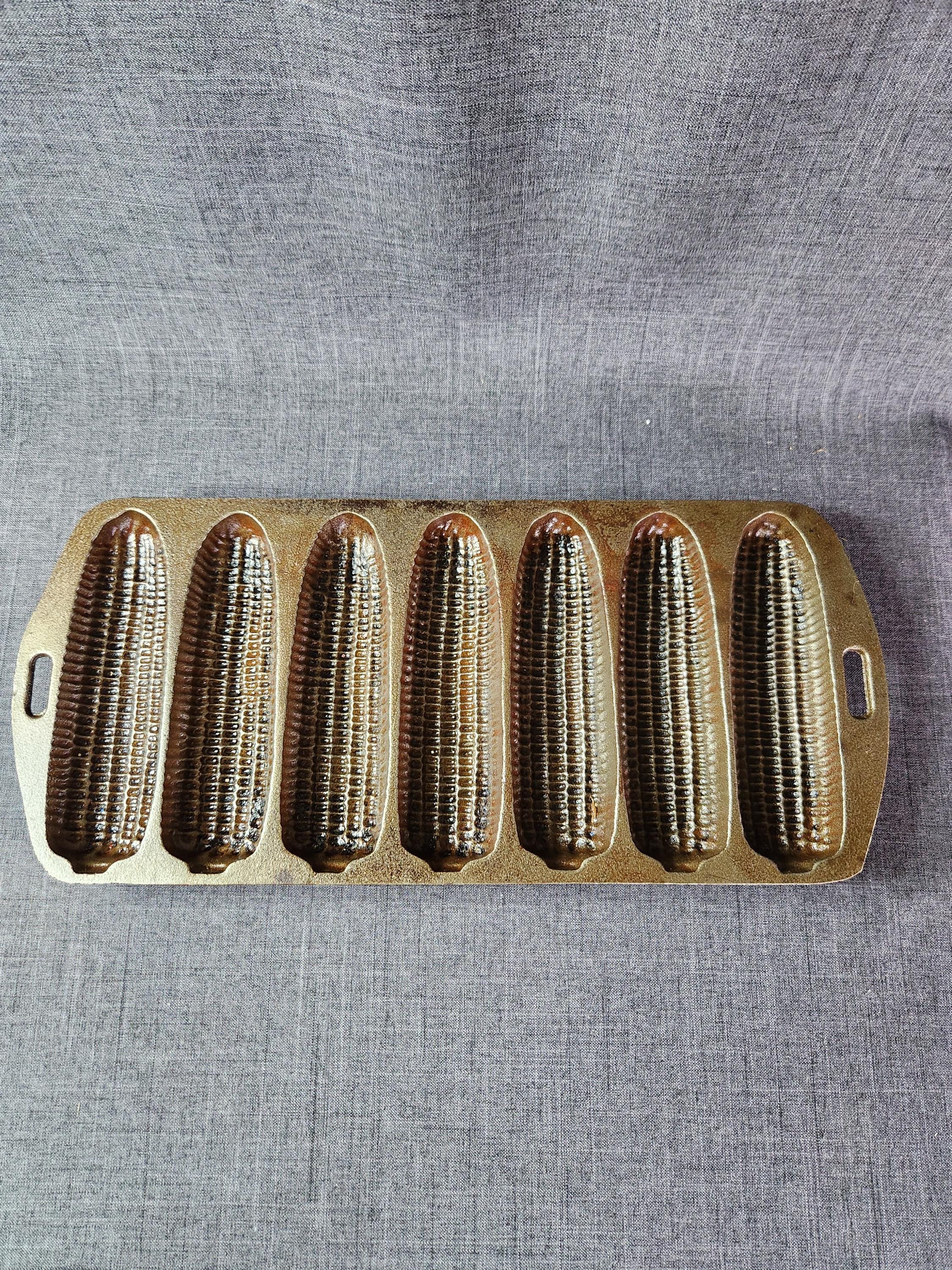 Vintage Cast Iron Corn Bread Mold, Cast Iron Corn Cakes Pan, Vintage Cast Iron Cornbread Mold, 5 1/2 x 12 1/2 in.