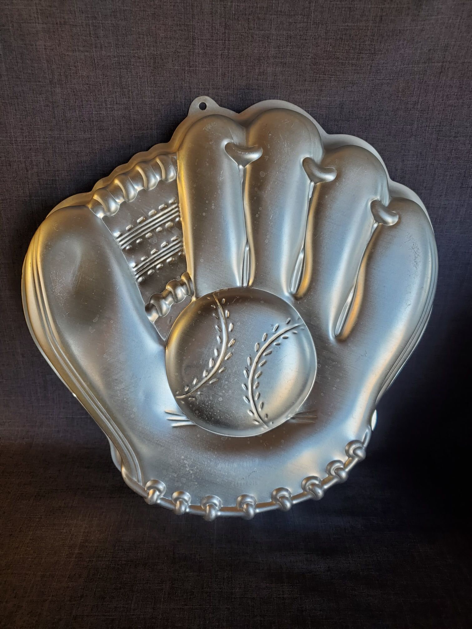 Details more than 143 baseball cake pan super hot in.eteachers