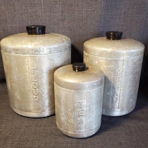 VINTAGE FLOUR CANISTER By HELLER HOSTESS WARE BRUSHED SPUN ALUMINUM ITALY