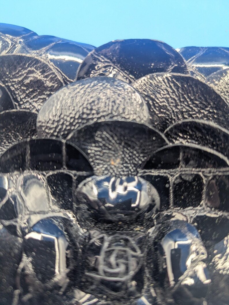 BRIGHTON Rosalie Flower Petal Black Patent Leather Shoulder Bag Purse Chain immagine 5