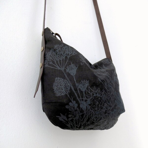 Moyen sac Fleur Bleue Lin Noir/ Blue Flower Black Linen Medium Bag