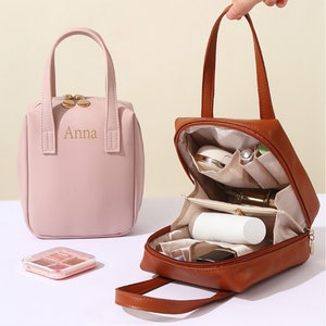 Benutzerdefinierte Schminktasche, personalisierte Kosmetiktasche mit kleinem Monogramm, personalisiertes Geschenk für sie, personalisiertes Geschenk für Brautjungfer, Reise-Make-up-Tasche