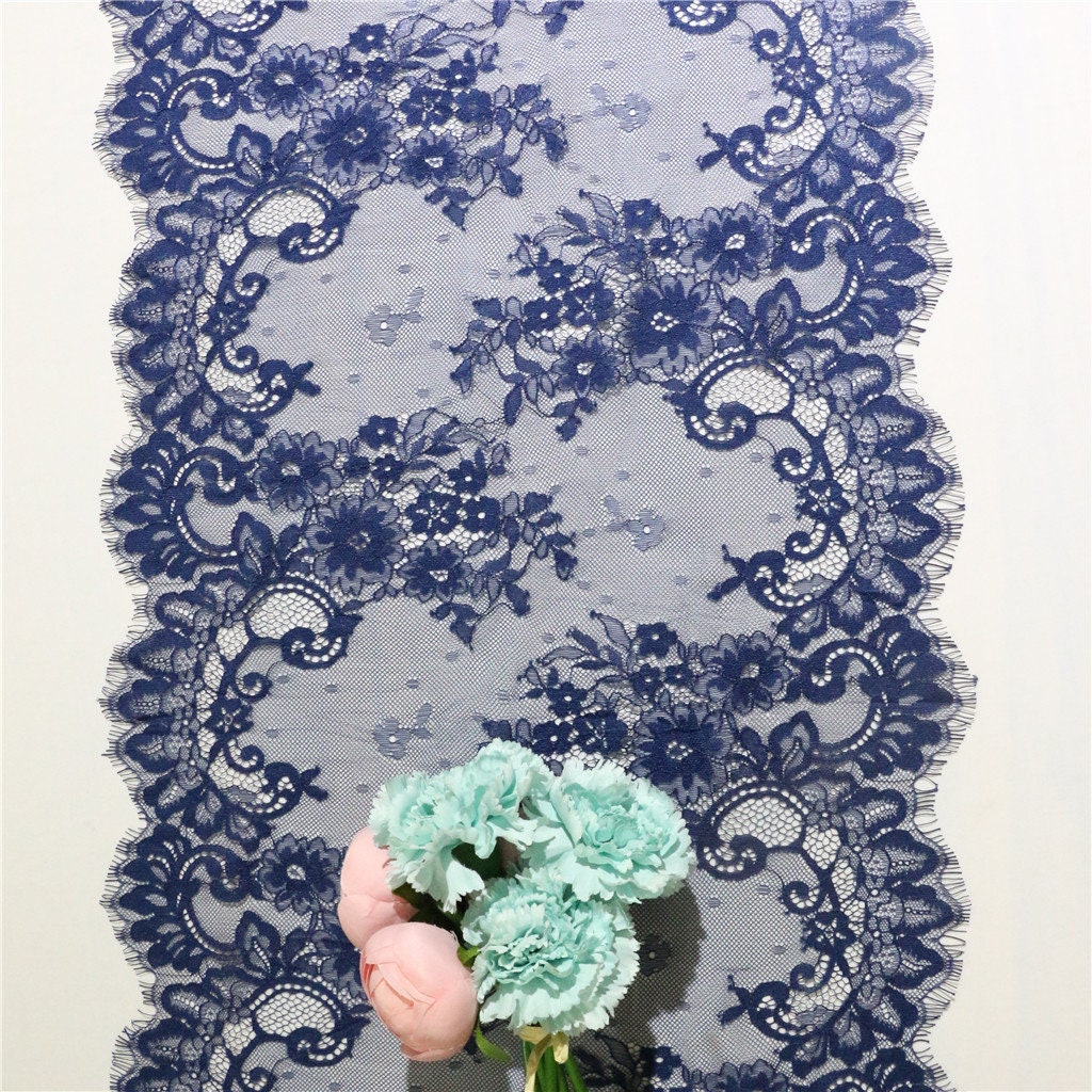 Spitzen-Tischläufer 40x120cm - Florale Stickerei, Rutschfeste Unterseite