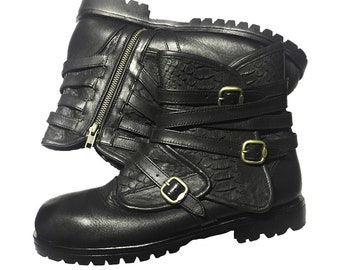 SHACKLE BOOTS