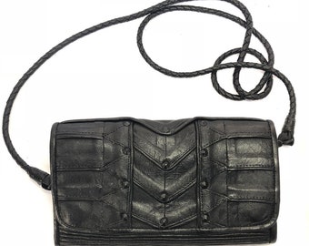 CLASSIC CLUTCH - Women's black leather clutch, streetwear, large main pockets, a zipper pocket and plenty of card slots