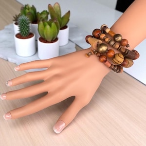 Boho bracelet made of wooden beads, multi-row wooden bracelet, natural wooden jewelry, romantic spiral bracelet, flexible size M/L, wooden jewelry brown