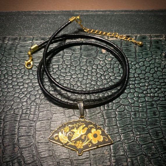 Spanish damascene 24K gold plated pendant with le… - image 1