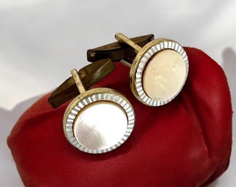 Boutons De Manchettes Vintage En Métal Et Nacre - Années 20/30, Couleur Argenté, Occasion