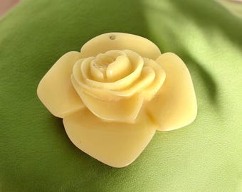 Vintage rose, old beige carved rose necklace pendant, bone rose pendant, 1970s flower medallion, resin flower necklace