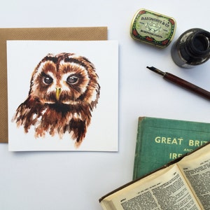 KARTA | Karta z pozdrowieniami z puszczykiem | Luksusowa karta z sową | Ilustracja akwarelowa z brązową sową | Brytyjskie ptaki | Inspirowane lasem | Uwielbiam sowy!