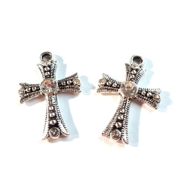 2 breloques croix, esprit vintage très tendance, vieil argent, strass transparent, 26/17mm - 2 retro silver cross charms, clear rhinestone