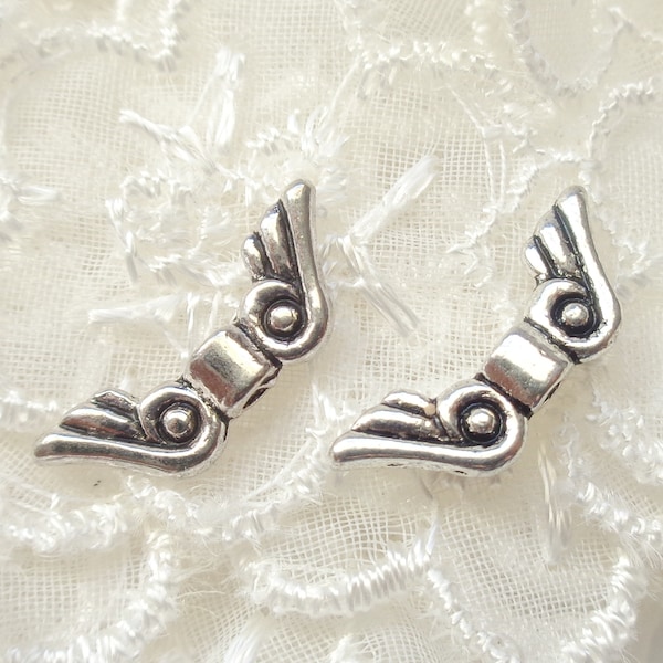 4 délicates perles AILES D'ANGE, argenté antique, 15x6mm- 4 cute Tibetan silver tone Angel Wing beads