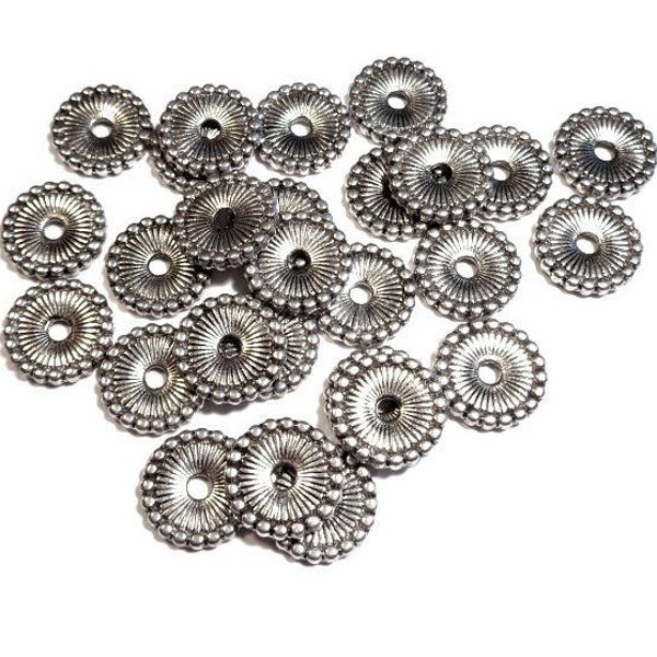 10 perles disques intercalaires / rondelles, métal argenté vieilli, décors rayons et petites billes, diamètre 12 mm