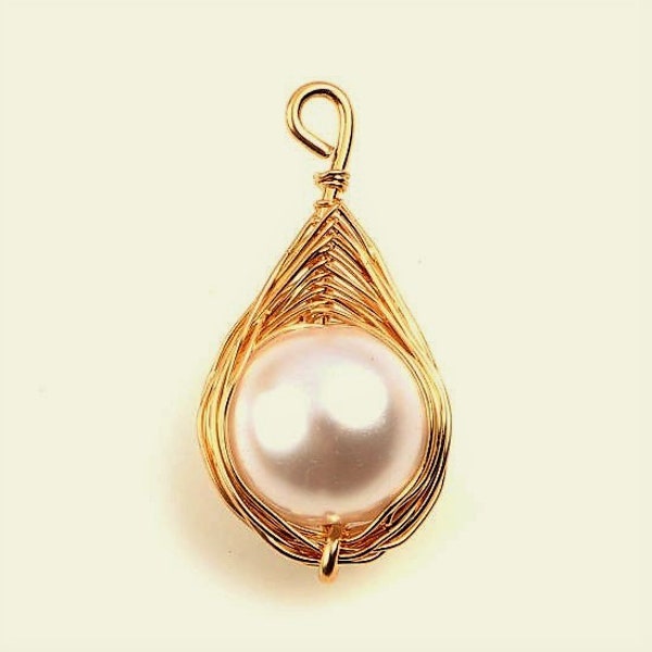 1 ou 2 x Breloque GOUTTE Haute Couture, fil métallique doré enroulé s/perle blanc nacré, 23x12mm - Gold drop wire wrapped charm, white bead