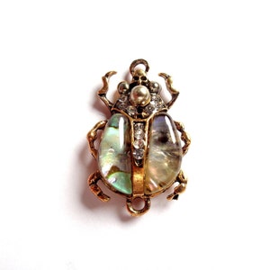 RARE! SCARAB Connector Pendant, Ancient Egypt (*), old gold / pearl beads / abalone-look resin / transparent rhinestones, 32x20mm