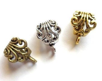 2 / 4 / or 6 triangle-shaped bails, engraved with arabesque decoration, 3 versions to choose from, silver / bronze / antique gold, 16.8 x 12 mm, refined