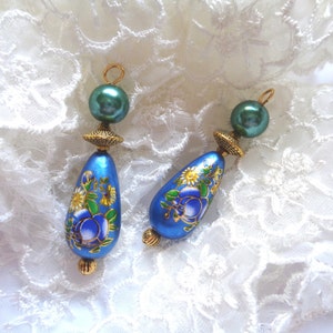 2 handmade pendants, drop in retro Japanese spirit, multi-colored on a pearly blue / pearly dark green / old gold base, 43x10mm