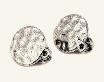CLIPS d'oreilles non percées avec anneau, forme ronde, argenté martelé 19mm - Hammered dark silver circle non-pierced ear clips, with loop