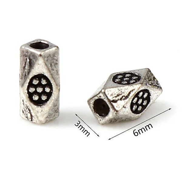 20 ou 50 perles intercalaires / entretoises, polygone facetté, argenté vieilli gravé pois, 6x3mm - 20 or 50 dark silver w/dots spacer beads