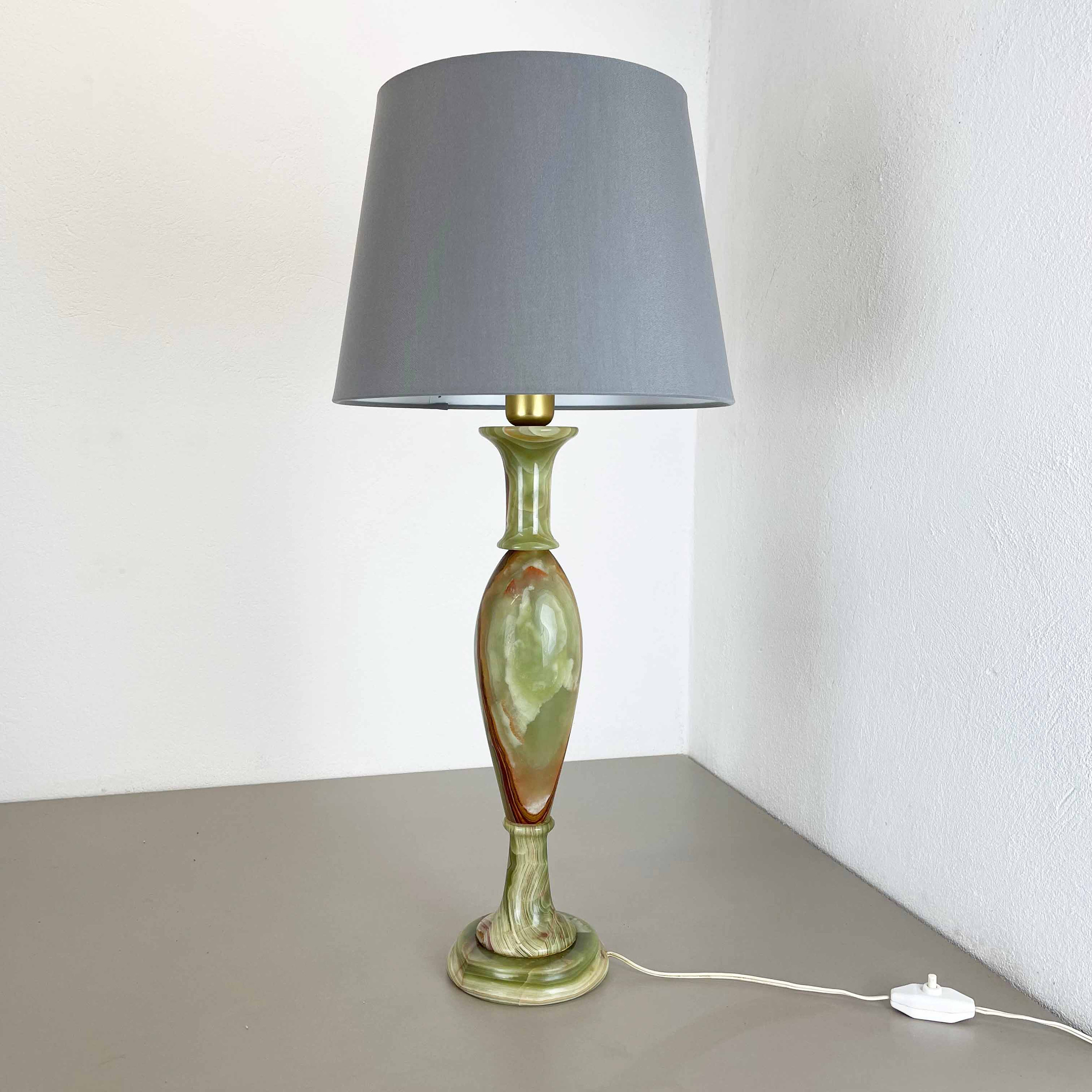 54cm Vintage Hollywood Regency Onyx Marble Light Base Table 54cm Vintage Hollywood Regency Onyx Marble Light Base Table
