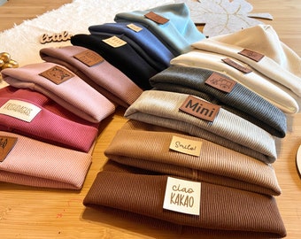 Personalisierte Baby Mütze Kinder Mütze – Übergangsmütze Beanie aus Rippjersey | Frühling Herbst | 20+ Farben 200 Labels Junge Mädchen