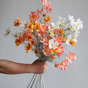 Branche de fleur faux cosmos de 23,5 pouces, fleurs sauvages printemps été blanc orange corail, décoration florale/mariage/maison/cuisine à faire soi-même, pièce maîtresse, cadeau image 6