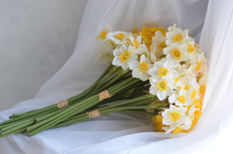 6 Stems Faux Daffodils Bouquet in White Yellow, Artificial Daffodils Bunch, Fake Spring Plant Stem, DIY Wedding/Home Decoration | Gifts image 9