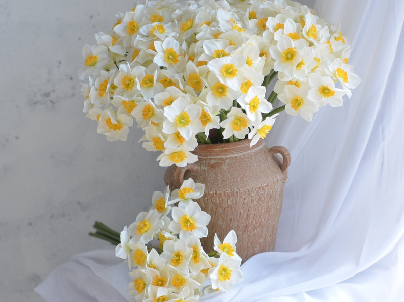 6 Stems Faux Daffodils Bouquet in White Yellow, Artificial Daffodils Bunch, Fake Spring Plant Stem, DIY Wedding/Home Decoration | Gifts image 10