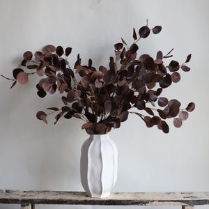 Branche de feuille d'eucalyptus artificielle brune de 33 po., feuillage d'automne, décoration de cuisine automne hiver, verdure pour la maison/mariage, floral vintage bricolage