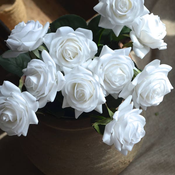 Roses blanches brillantes Vraies Fleurs Soie Latex Roses DIY Fleurs de mariage Soie Bouquets de mariée Centre de table