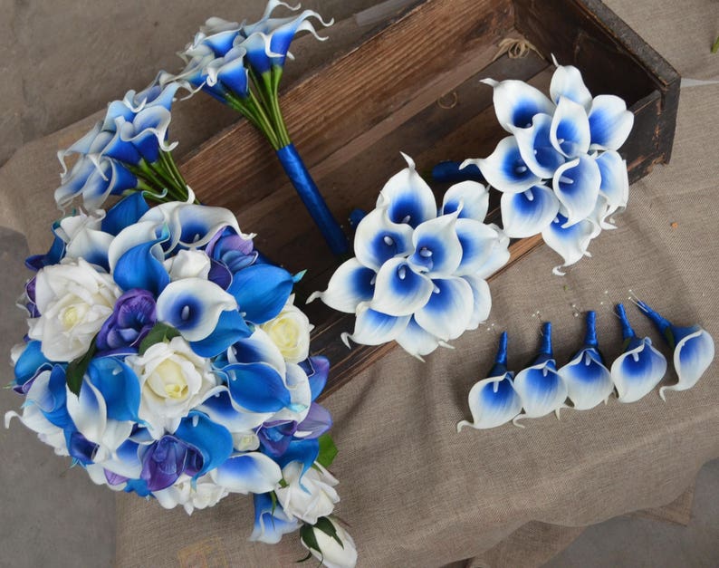 Will the bridal and bridesmaids bouquets match? 💐 2