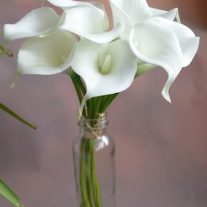 9 Stems Real Touch White Ivory Calla Lilies, Faux Flowers, Wedding Home Decorations, DIY Florals Bouquets, Cream White image 8