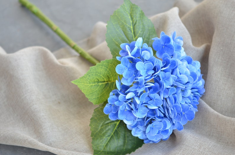 20" Real Touch Blue Hydrangea Stem, High Quality Artificial Flower | DIY Florals Supply | Wedding/Home/Kitchen Decoration | Gifts dark blue-daxiuqiu