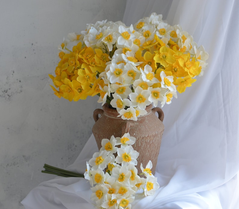 6 Stems Faux Daffodils Bouquet in White Yellow, Artificial Daffodils Bunch, Fake Spring Plant Stem, DIY Wedding/Home Decoration | Gifts image 5
