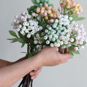 15" fausse branche de baies blanc/rose/vert, fausse tige décorative de baies, plante artificielle, bureau/mariage/décoration de la maison/cadeaux de vacances pour elle