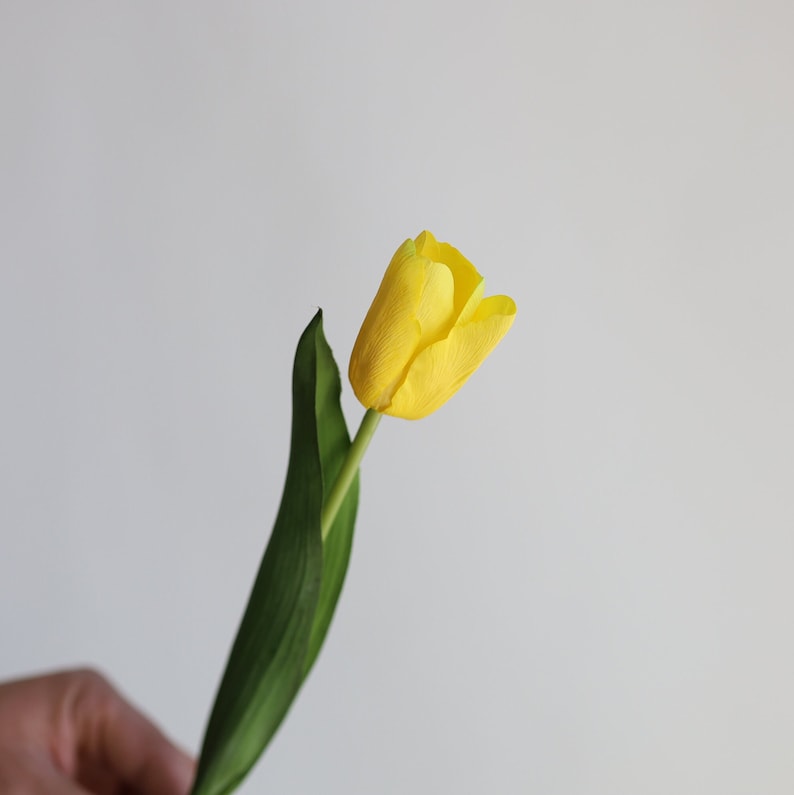35 cm konstgjorda gulorange tulpanblommor med äkta touch, konstgjorda vårblommor/blommor, bröllops-/hemdekoration, gör-det-själv-bukett/bordsdekorationer Yellow-LGF-YJX-Huang