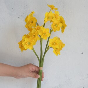 6 Stems Faux Daffodils Bouquet in White Yellow, Artificial Daffodils Bunch, Fake Spring Plant Stem, DIY Wedding/Home Decoration | Gifts yellow