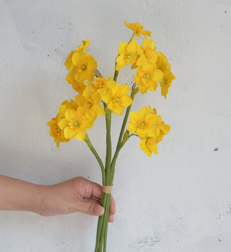 6 Stems Faux Daffodils Bouquet in White Yellow, Artificial Daffodils Bunch, Fake Spring Plant Stem, DIY Wedding/Home Decoration | Gifts yellow