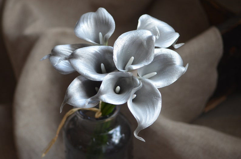 9 Silver Calla Lilies Real Touch Flowers Diy Calla Lilies Etsy