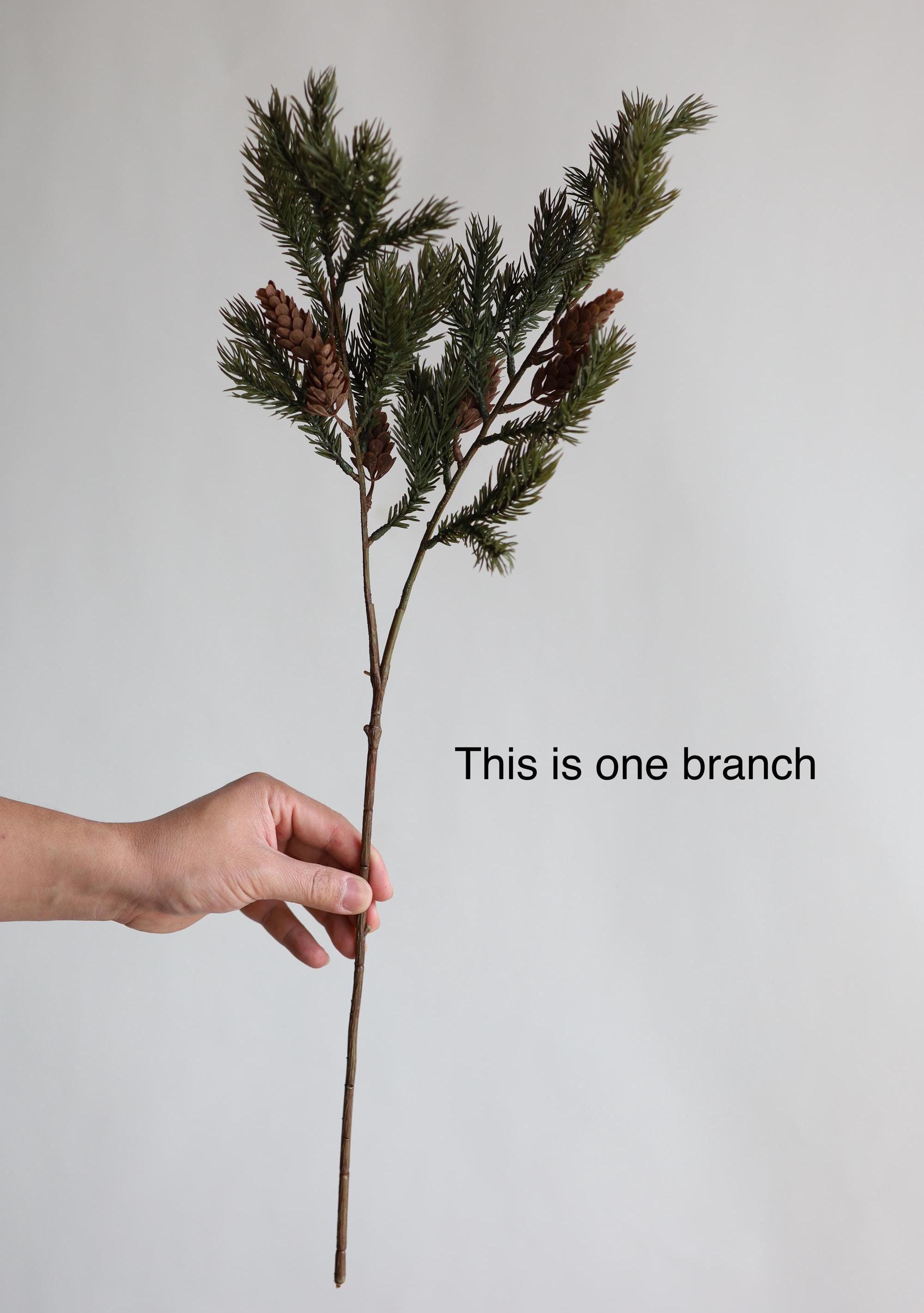 松ぼっくり付きフェイクシーダーの枝：25.5インチの冬のホリデー