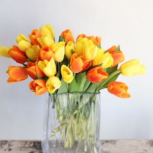 35 cm konstgjorda gulorange tulpanblommor med äkta touch, konstgjorda vårblommor/blommor, bröllops-/hemdekoration, gör-det-själv-bukett/bordsdekorationer bild 8