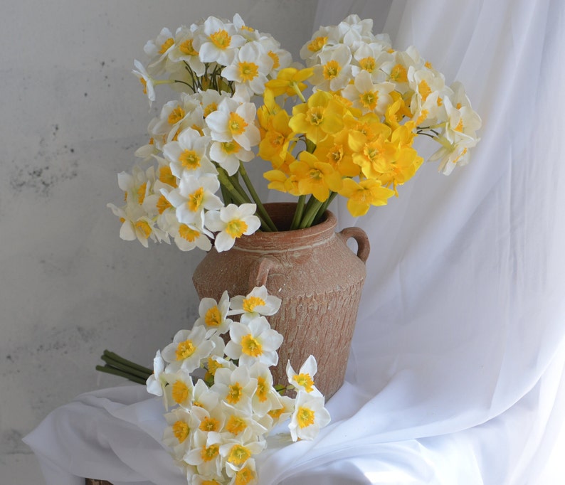 6 Stems Faux Daffodils Bouquet in White Yellow, Artificial Daffodils Bunch, Fake Spring Plant Stem, DIY Wedding/Home Decoration | Gifts image 7