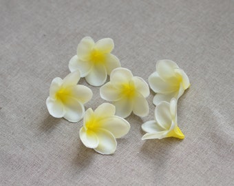 Natural Real Touch Artificiel Pas de Soie Blanc-Jaune Frangipanier Plumerias Têtes de fleurs DIY Décoration de gâteau et bouquets de mariage