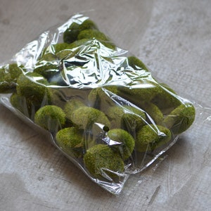 30 Fake Moss Rocks, Artifcial Green Moss Rocks, Artificial Plant, Moss Ball image 3