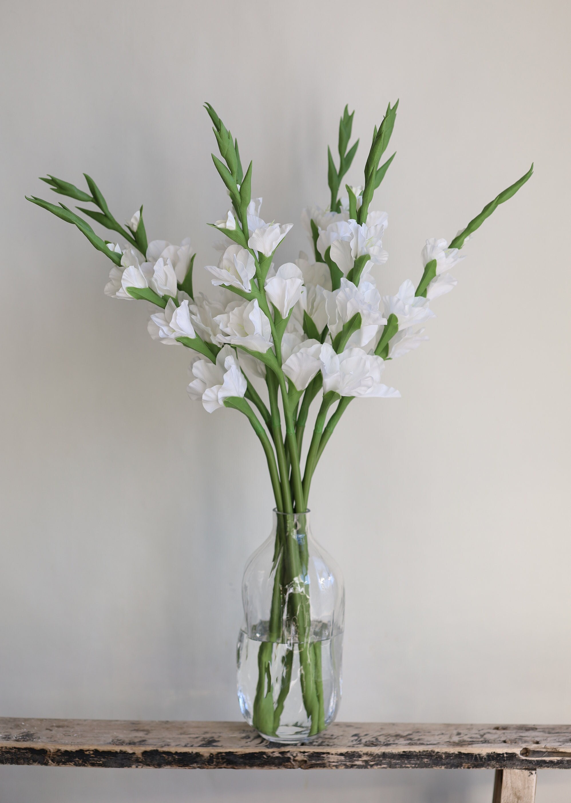 6 Steli Di Gladioli Finti In Seta Bianco Rosa - Fiori Artificiali Per Matrimoni E Casa - 2