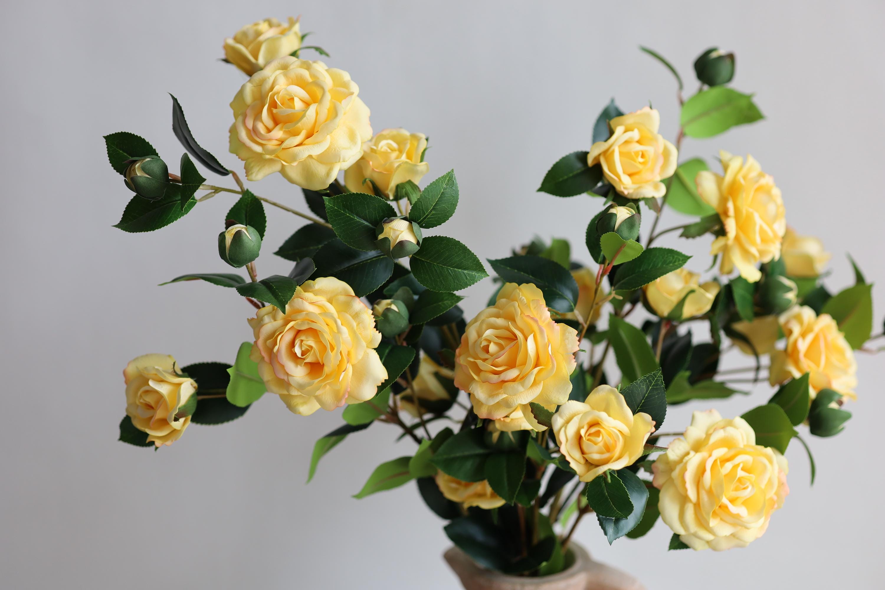Taomika 20 fasci di Fiori Artificiali per Esterni, Resistenti ai Raggi UV, Non sbiadiscono, Piante finte, per Giardino, Patio, Veranda e finestre, Decorazione per casa e Matrimoni (Rosso Intenso
