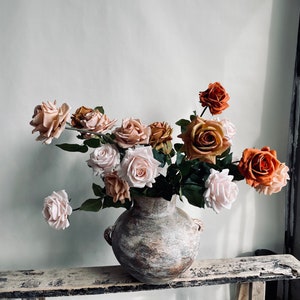 Rosas de otoño con tacto real: beige terracota, rosa ruborizado - Flores artificiales de 75 cm