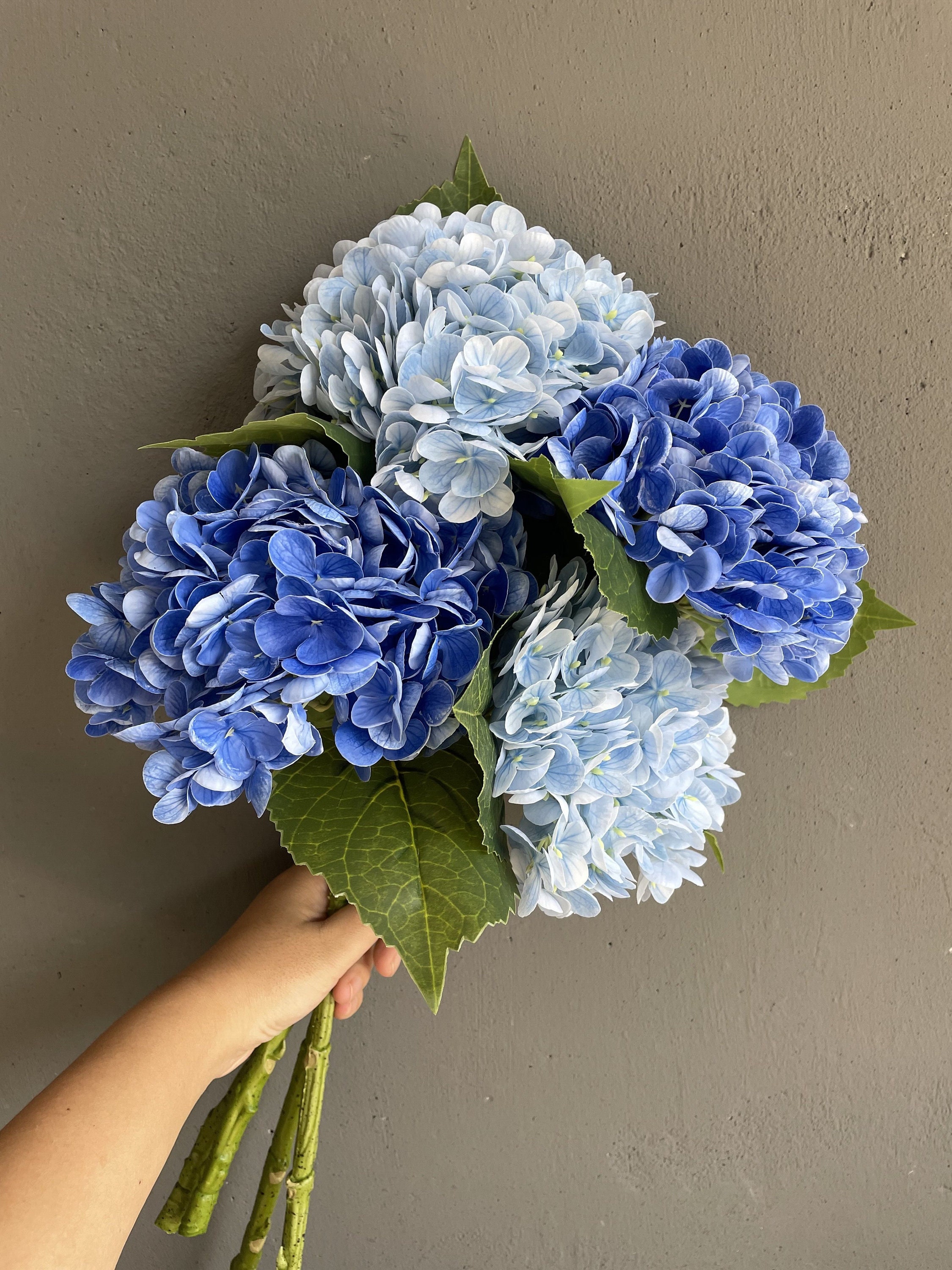 Hortensias artificiales de tacto real, 3 piezas de 21 pulgadas, color azul  claro, flores de látex realistas de tallo largo, hortensias sintéticas para